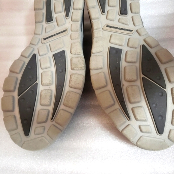 Skecher Mens Relaxed Fit Slip On - Picture 10 of 11